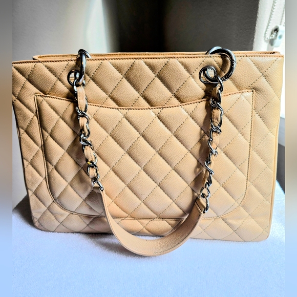 CHANEL Grand Shopper Tote - Picture 2 of 13